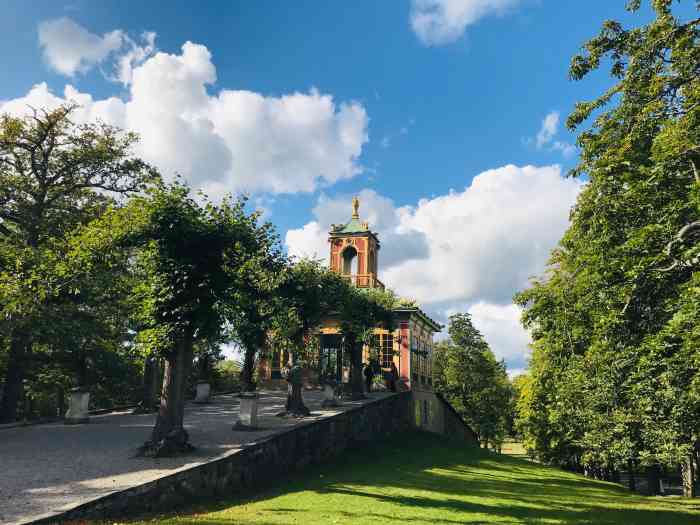 皇后岛宫-"皇后岛宫,据说瑞典国王为了子孙后代的发展.