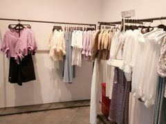 -URBAN REVIVO(上海中庚漫游城店)