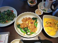 -大头虾越式风味餐厅(光明广场店)