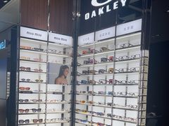 -LensCrafters亮视点·OAKLEY精选(静安嘉里中心店)