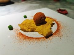 爆浆鹌鹑蛋配金沙灯影鱼片-辛香汇·现炒川菜(淮海路百盛店)
