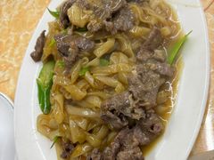 湿炒牛河-老二正宗汕头牛肉丸店