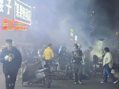 -劳动公园新疆人烤腰子