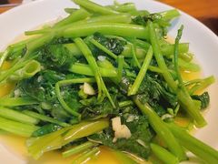 -临江餐馆二楼美食部落