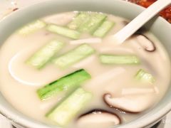 浓汤丝瓜野山菌-俏江南天津时尚曲艺主题餐厅(马场道店)