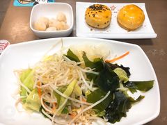-灵芝妹子海鲜米线(香炉礁山姆店)
