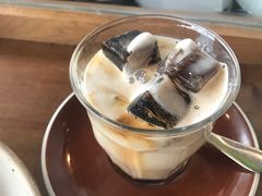 -ROAST coffee & eatery