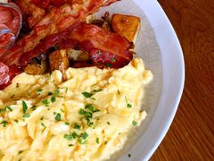 -ROAST coffee & eatery