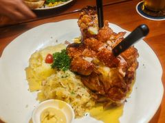 德式烤猪肘配酸菜土豆泥-申德勒加油站西餐厅(日坛路总店)