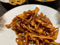 盐焗菌菇-丝路金桃·新疆菜(徐汇店)