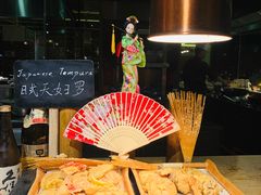 -大中华希尔顿酒店-念自助餐·嗨啤·小龙虾