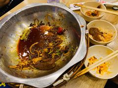 -愉肴麻辣香锅(中山路店)
