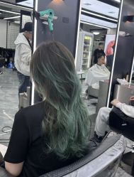 -藤野造型·烫·染发型设计店