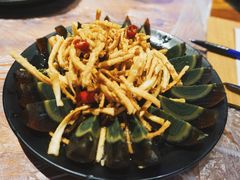 皮蛋拌馓子-沈记烧烤海鲜(江汉二路店)