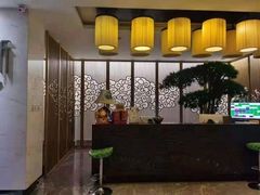 -新盈光·云会所(百丈东路店)