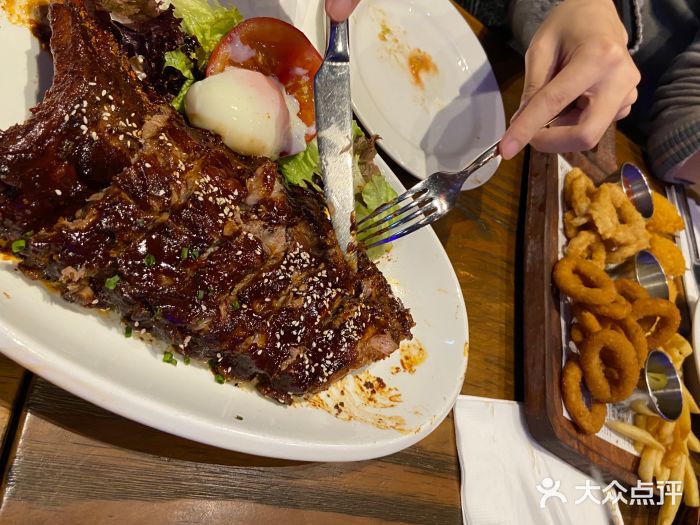 1886德国汽车餐厅(外滩中央店)特色烤猪肋排图片