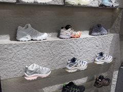 -SALOMON萨洛蒙(北京王府中环店)