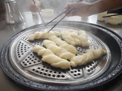 -粘豆包柴火铁锅炖