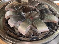 -围炉肉舍•炭烤活鳗•丹东海鲜烤肉(步行街店)