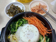 -拌来拌去石鍋拌飯(文鼎店)