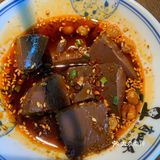 肖四女乐山跷脚牛肉(无锡首店)饼很好吃，脆香
