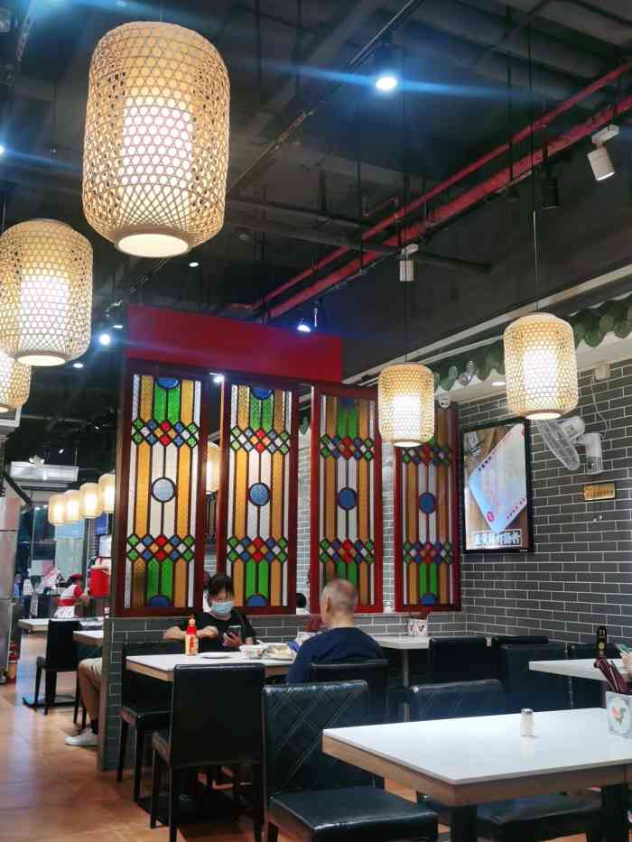 荔银肠粉(宝业路店"购买了银记橙v套餐,到店看到店铺装修过.