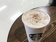 流光溢彩新年拿铁-星巴克臻选(青岛麦凯乐分店)