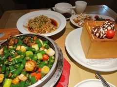 石锅蛙仔-荣小馆(椒江青悦城店)