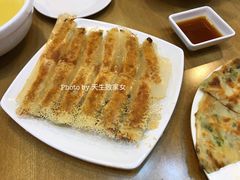 招牌锅贴-台北楚楚园馅饼粥(虹桥南丰城店)