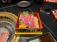-山川小町·极番烧肉(新地假日广场店)
