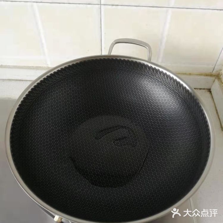 看起来很高级其实超级容易做的油焖大虾
