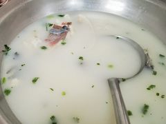 -雪湖煜辰鱼头老店(雪野湖店)