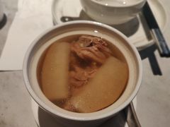 贝母炖雪梨-柴门头啖汤·经典川菜·慢火汤品(锦城万达店)