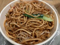 -浙江华贸鞋业服饰城