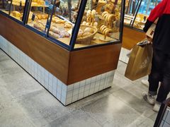 面包甜点陈列柜-Dough&Joe团憩(瑞虹天地月亮湾店)