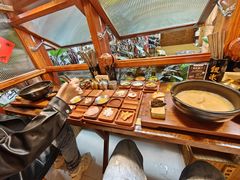 -银米·云南传统过桥米线(双廊黑金冠店)