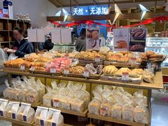 面包甜点陈列柜-西村叔叔的店·面包·甜品·蛋糕(崂山丽达店)