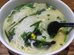 秀才米线-茶花妹子云南餐厅(传媒大学店)
