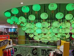 -m豆巧克力世界(上海世茂广场店)