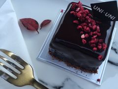 -UNI UNI(环亚凯瑟琳店)