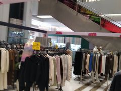 -资和信百货商场