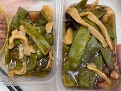 红烧肉豆角焖卷子-李连贵熏肉大饼(天通苑店)