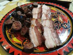 腊肉香肠拼盘-阿斯牛牛十二餐厅•四季餐厅(民族大道店)