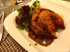 -上海滴水湖皇冠假日酒店