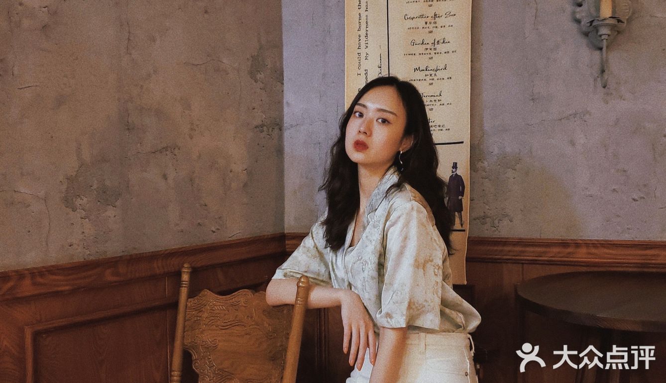 重庆复古咖啡厅 | 楼梯下的英伦风