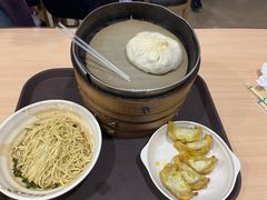 吸管蟹黄包-蒋家桥饺面店(东关街店)