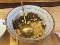 -呼啦面馆·头牌豌杂面(爱琴海店)