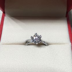 -威德钻石-克拉钻大本营(南京东路店)