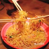 辣子鸡多到要用碗来勺