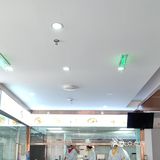 北京市嘉宁玺面，开在街角，布局带有家常面馆的简单